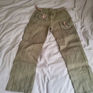 EUC army green cargo pants size s